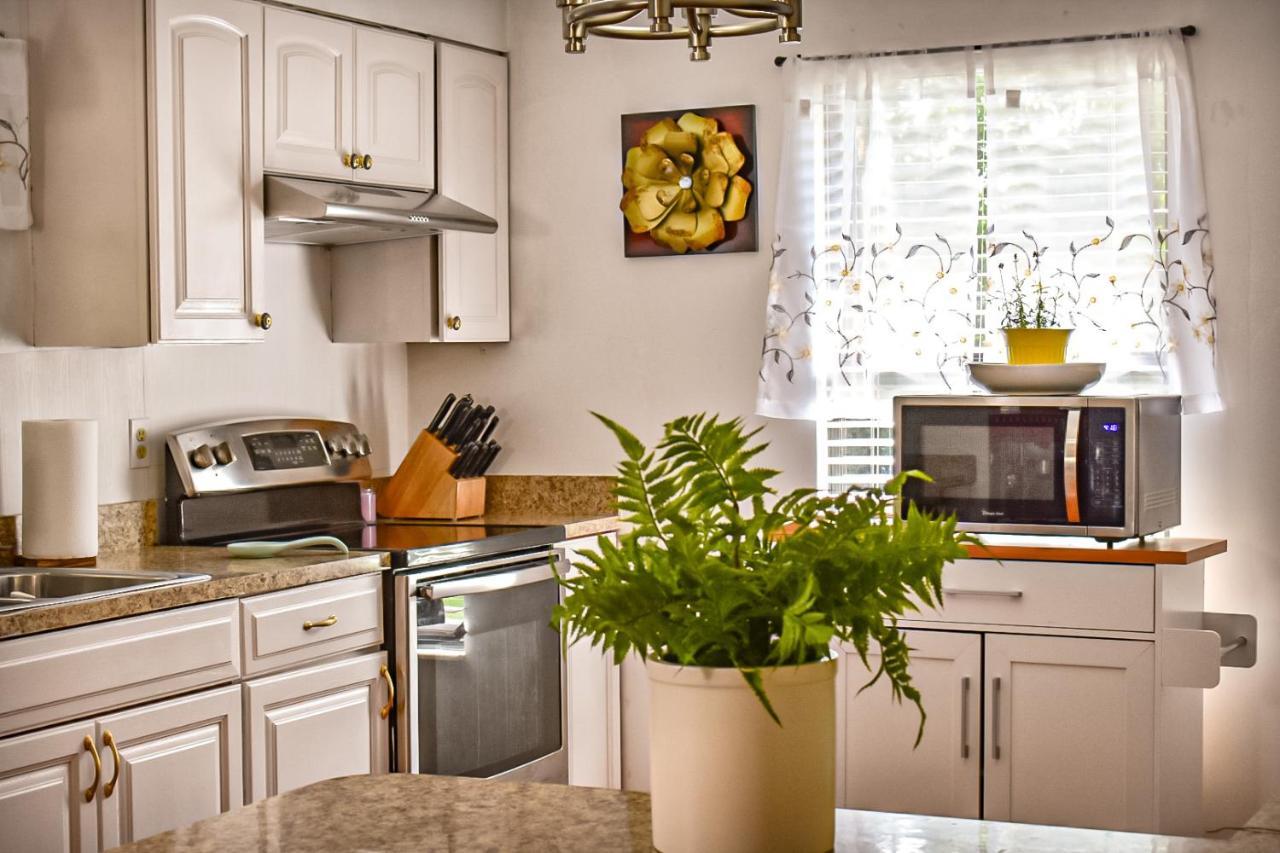 Welcome To The Cottage: A Home Away From Home Port St. Lucie Exterior photo